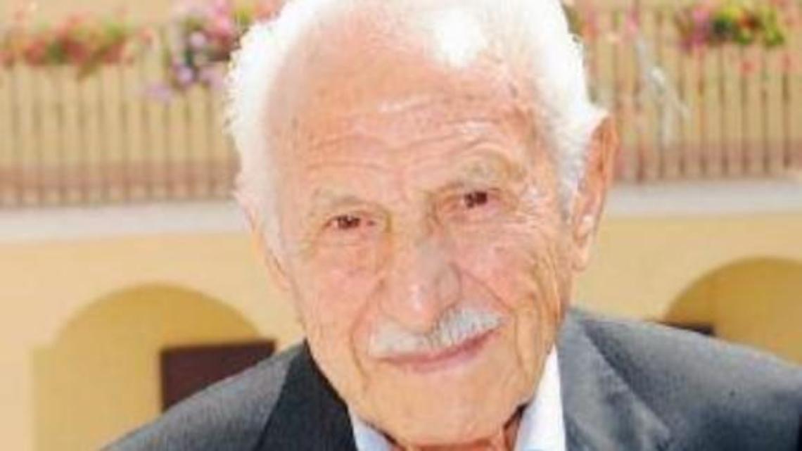 Nonno Ernesto spegne 101 candeline: l'abbraccio virtuale ad un uomo straordinario