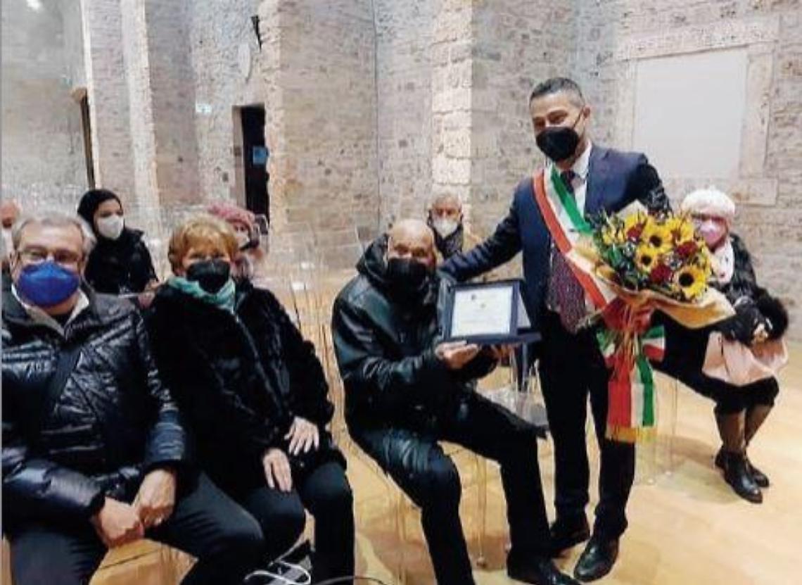 Nonno Adelmo spegne 100 candeline: la comunità festeggia lo storico artigiano