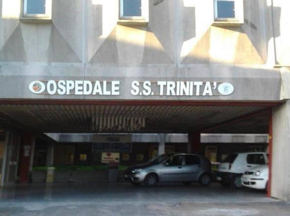 Rubata l'auto di un'infermiera nel parcheggio dell'ospedale: il vile gesto