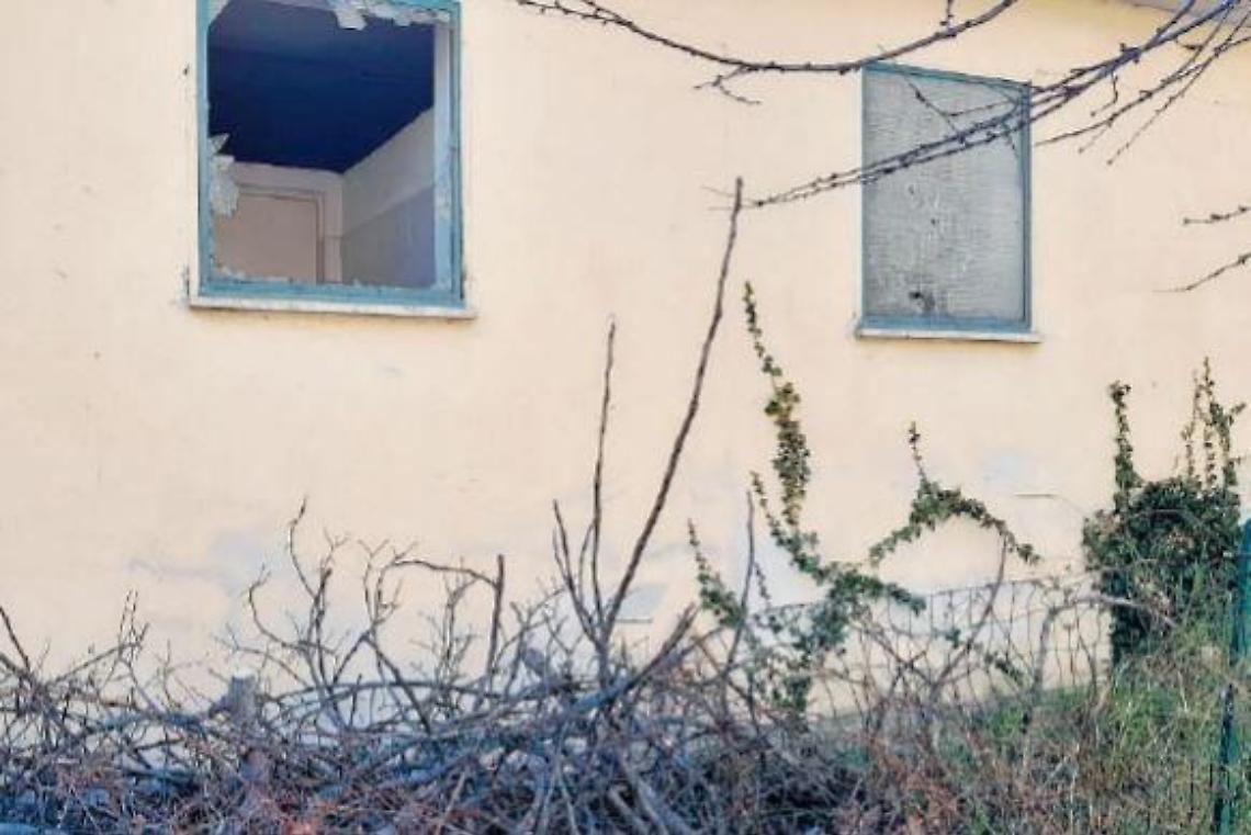 Degrado, il grido di Pontrinio: pericoli, giochi devastati, finestre e porte rotte