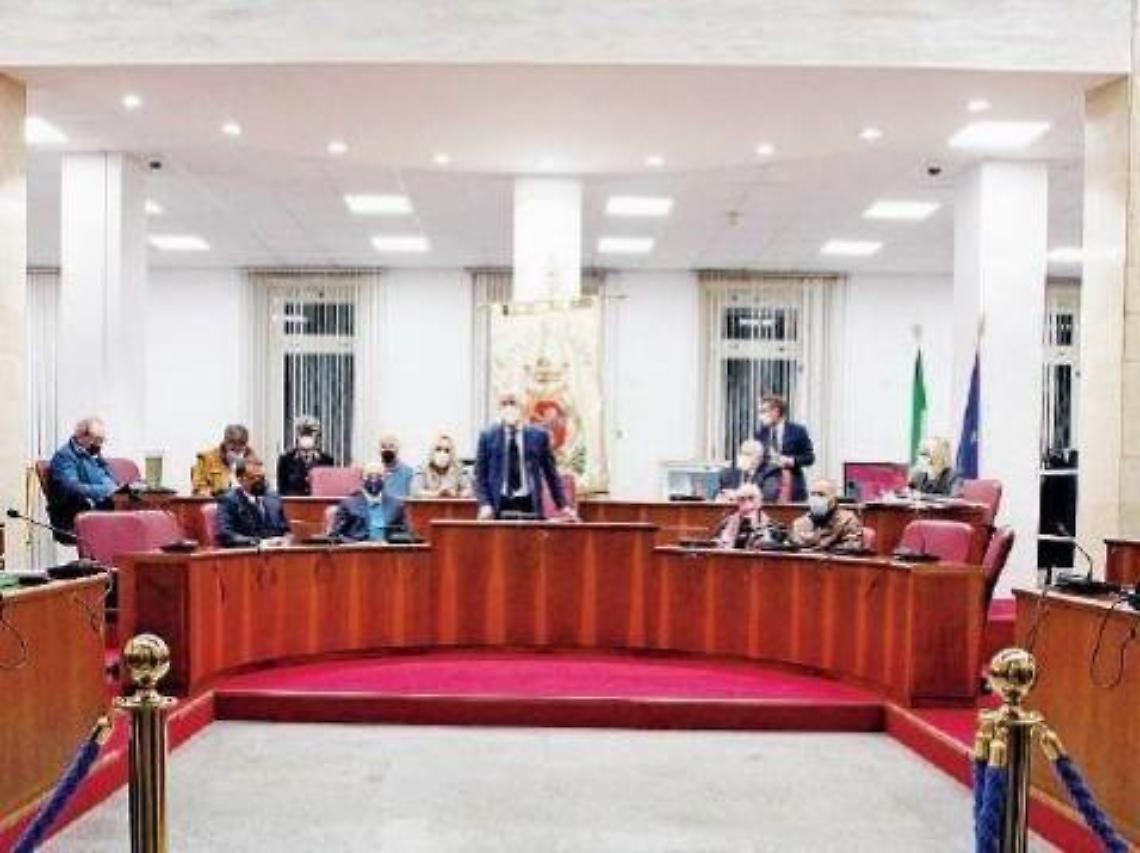 Comunali, veleni e spaccature: tra continui colpi di scena