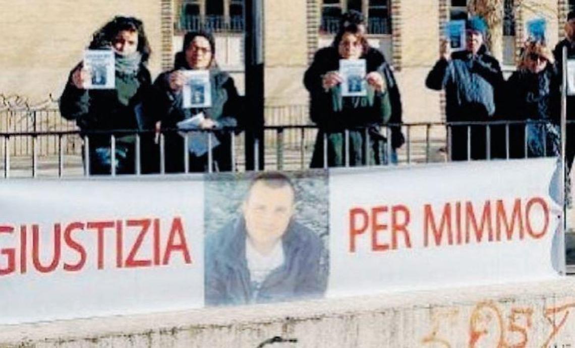 Muore a 32 anni in carcere per un'iniezione, la madre: "Vogliamo la verità"