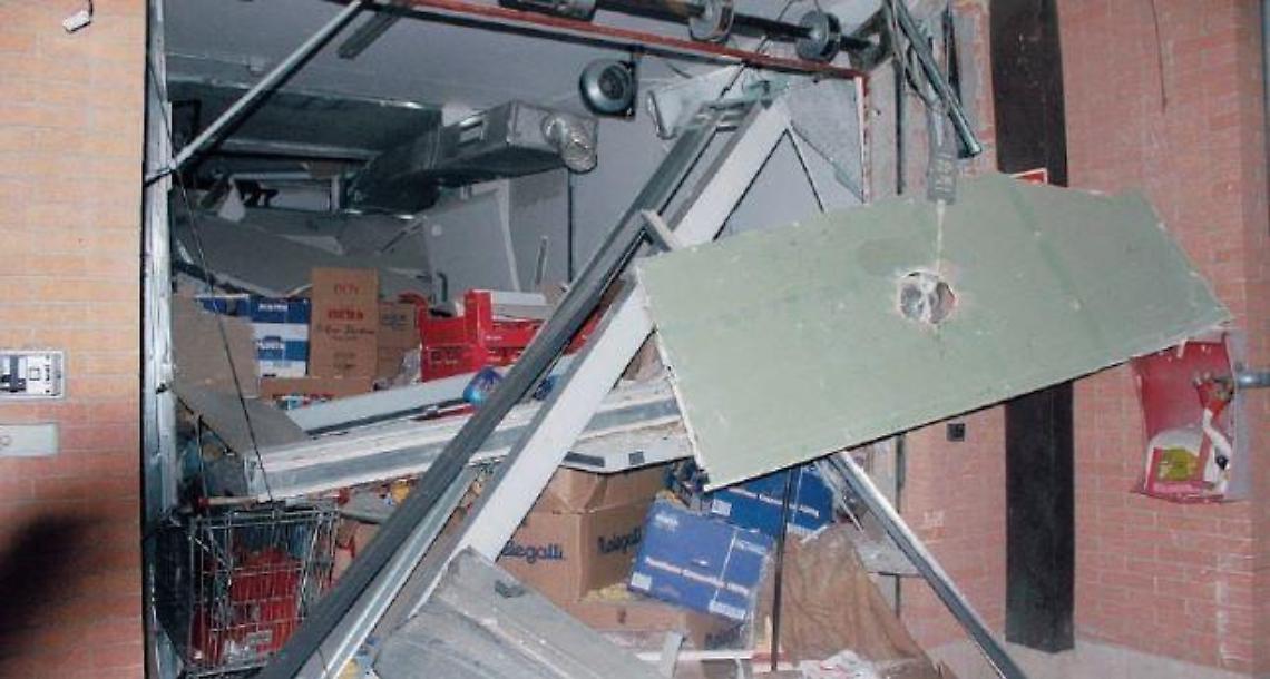 Esplosione nel supermercato Conad, danni e feriti: sfilano i testi