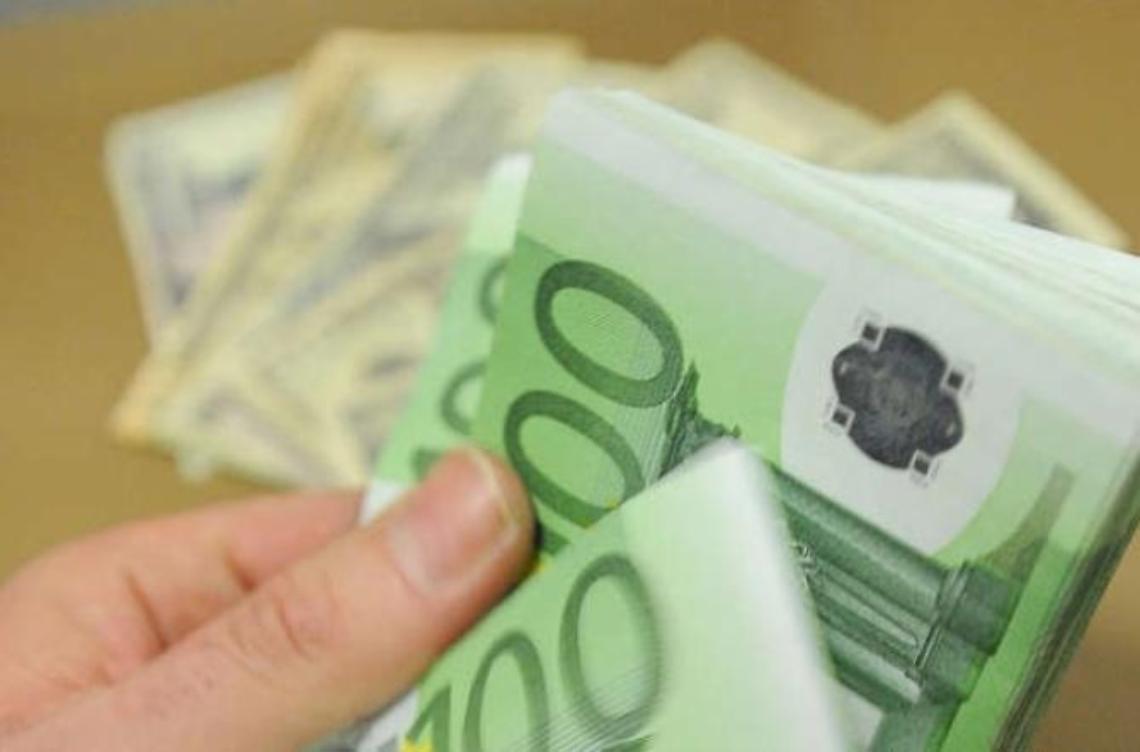 Spendita di banconote false, due ragazze a giudizio: ecco come agivano