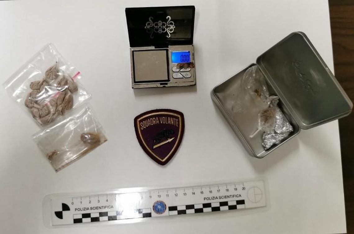 Militare sorpreso a spacciare eroina, in casa aveva altra droga: arrestato