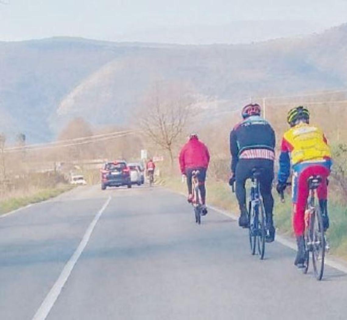 Ciclisti in strada, troppi incidenti senza ciclabili: è allarme sicurezza