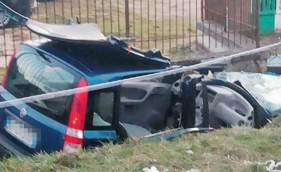 Auto nel fossato, tre bimbi feriti: mamma e piccola di 8 anni elitrasportate