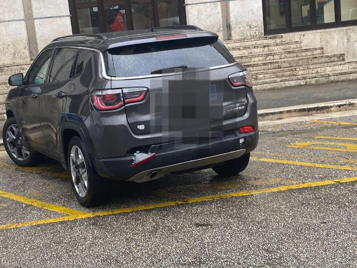 Tamponata la Jeep del Comune, illeso il sindaco: danni alla vettura