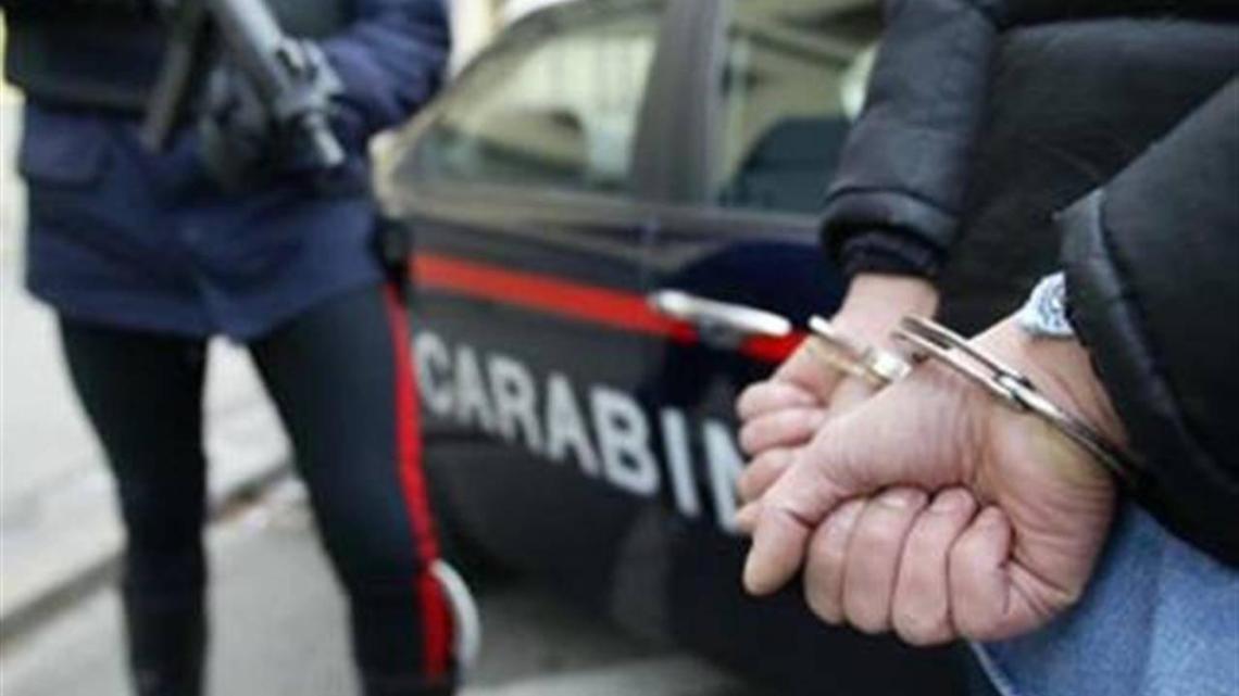 Droga, arrestati marito e moglie: oltre 400 gli episodi di spaccio