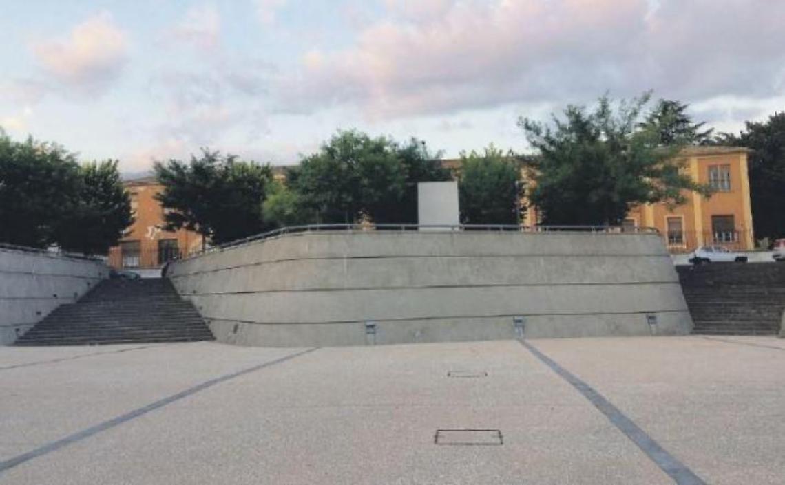 Degrado Piazza Annunziata: «Subito la bonifica e poi eventi per famiglie»