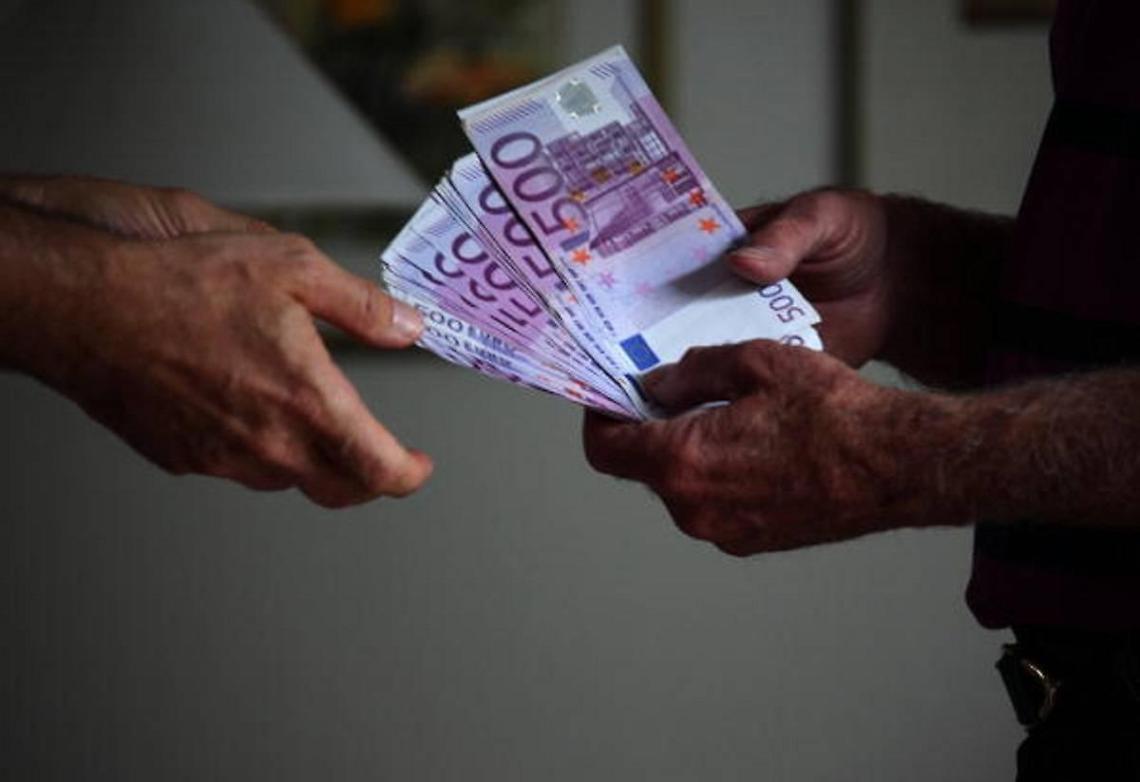 Negoziante vittima di usura, 'galeotti' gli assegni. Ecco cosa è successo