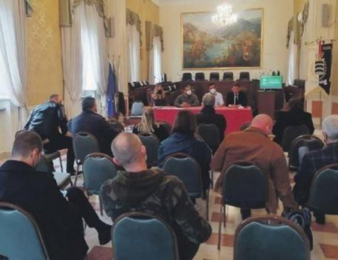 Distretto del tessile, le aziende rispondono. Summit per il rilancio