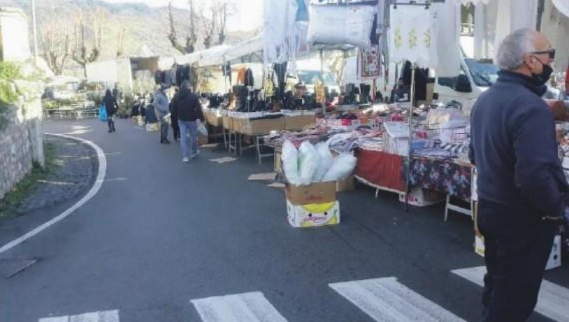 Mercato, il suolo pubblico è gratuito: il sostegno del comune per gli ambulanti