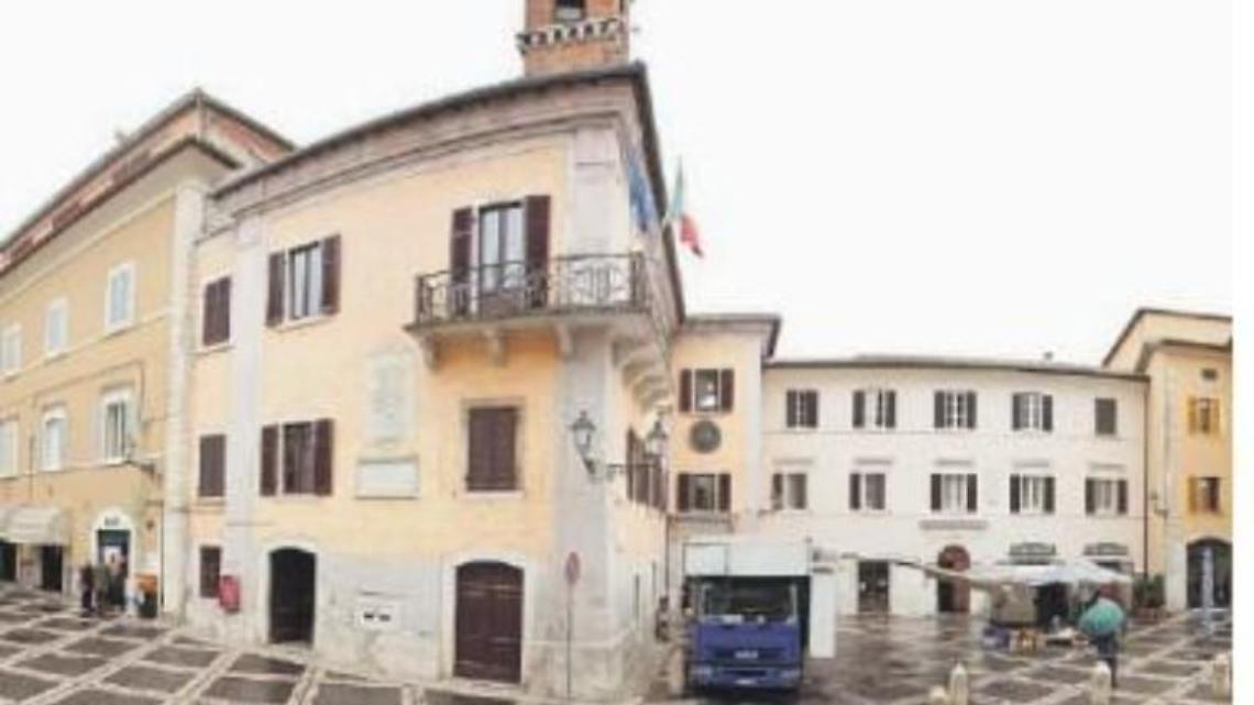 Solidarietà, "Mi taglio i capelli e aiuto te": l'invito del comune