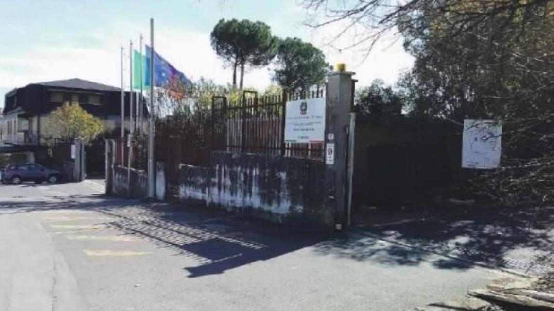 Mazzette, cene e pranzi in cambio di revisioni e patenti: 14 gli indagati