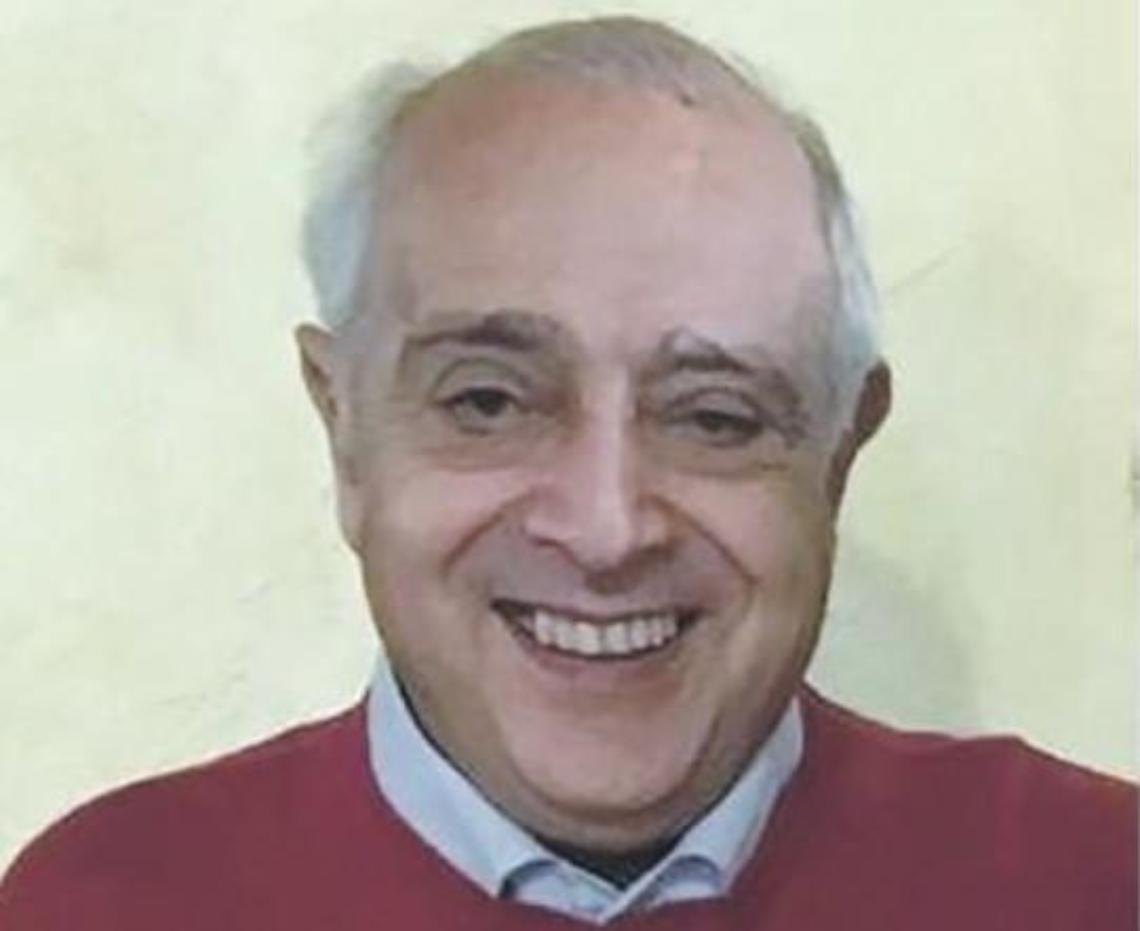 «Se ne va un uomo perbene». L'addio al preside Mario Lavalle
