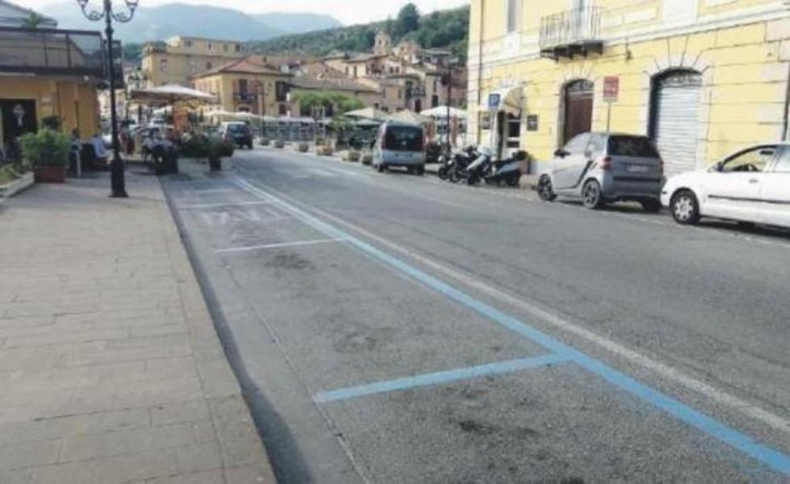 Parcheggi a pagamento, multe e polemiche. L'amministrazione corre ai ripari