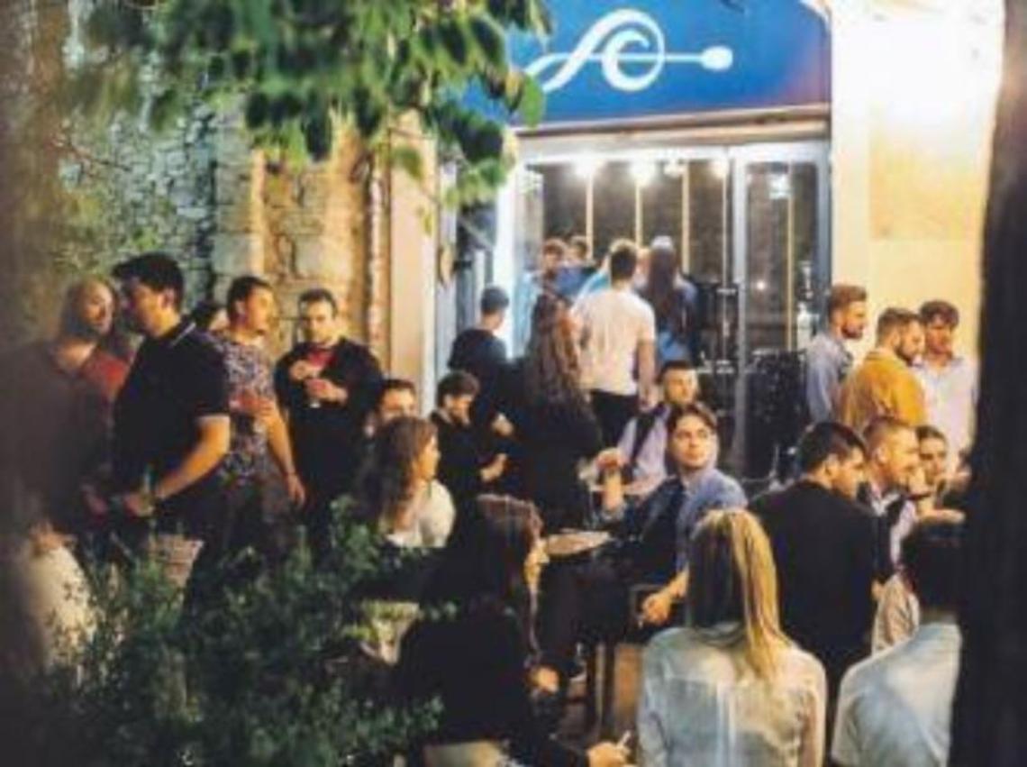 Chiusura del locale per cinque giorni e multe. Lo sfogo del titolare