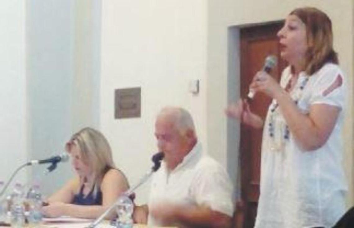 Tari e chioschi al cimitero, infuria la polemica sulle scelte amministrative