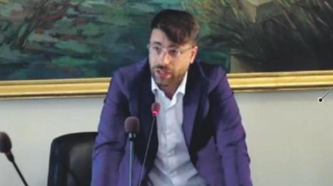 Allacci Acea, famiglie ancora senza acqua: in Consiglio una diatriba senza fine