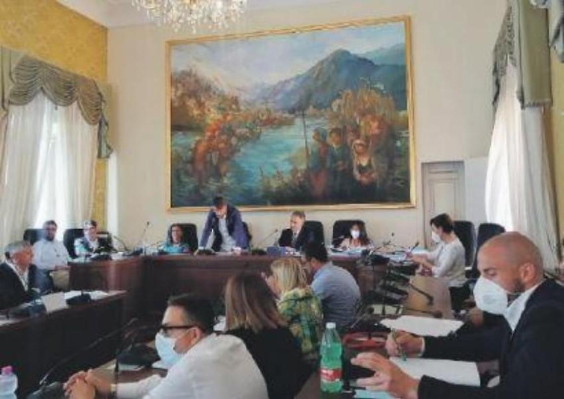 Allacci idrici negati, malcontento tra i cittadini e pressing sul sindaco
