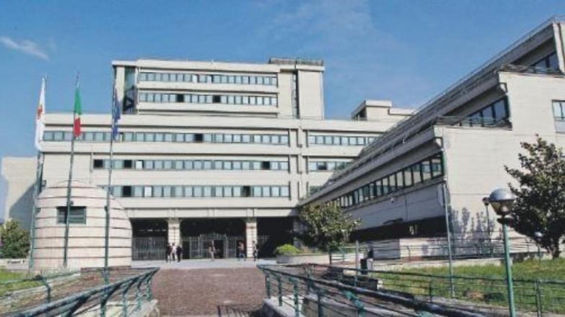 Licenziata e sostituita, va a prendersi i soldi ma finisce nei guai