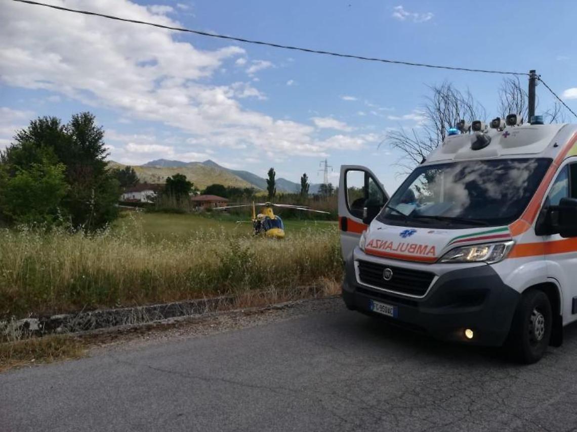 Incidente con un bus: due minori feriti. Sedicenne elitrasportata