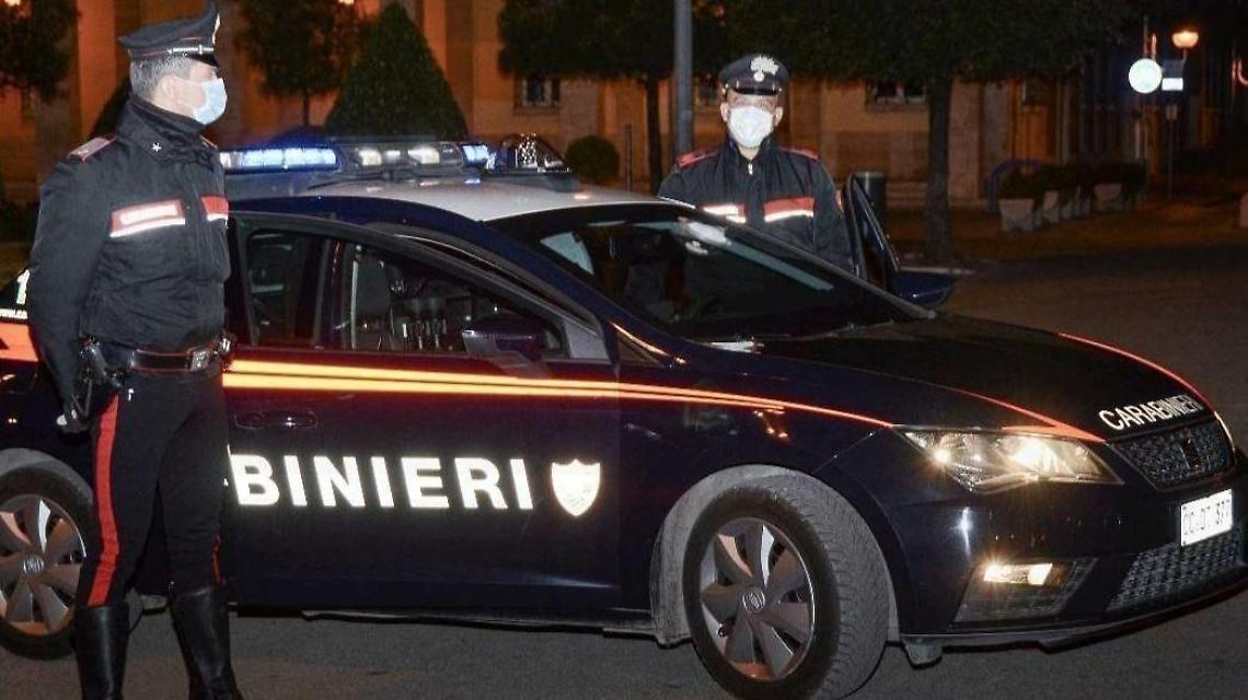 Furto al "Gran Caffè Francesca", i ladri hanno agito indisturbati