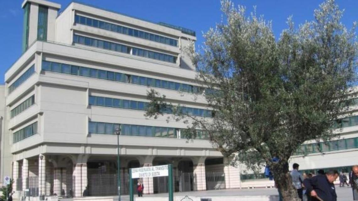 Pretendevano soldi dalle agenzie funebri: dipendenti della Asl a giudizio