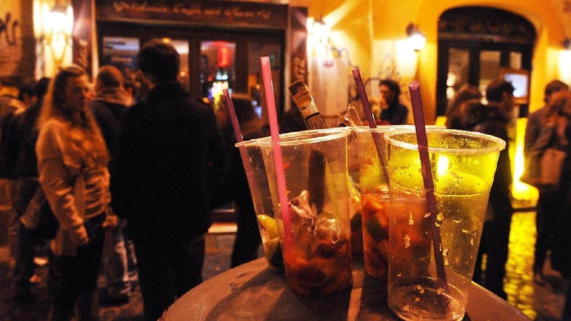 Locali e musica troppo alta, arriva la stretta sui decibel