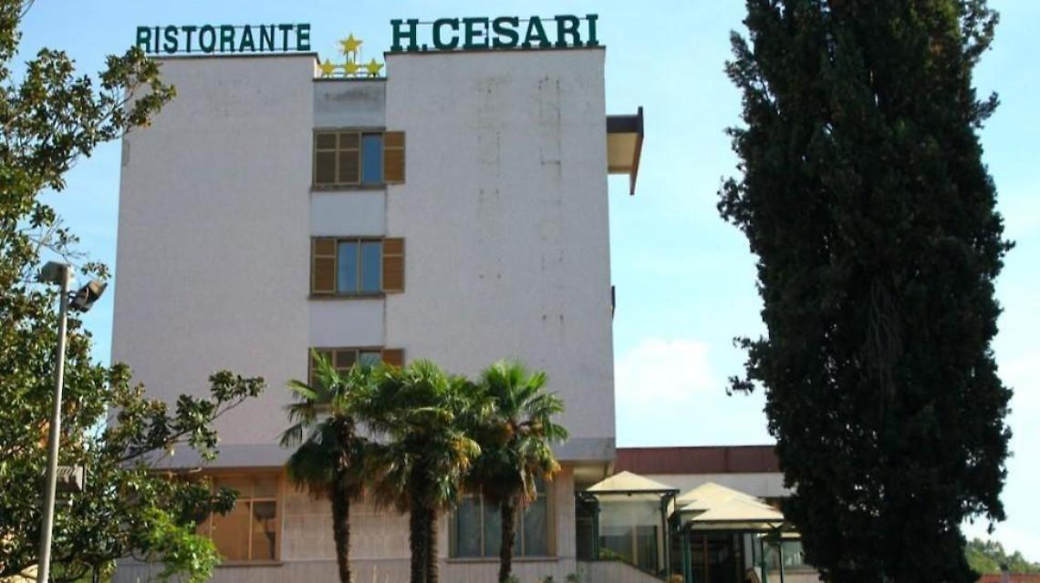 Fallimento Hotel Cesari, un legale rinuncia: l'imputato è irreperibile