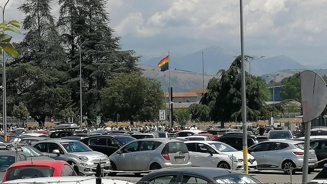 Fuoriuscita di fumo dallo stabilimento Catalent. Sul posto i vigili del fuoco