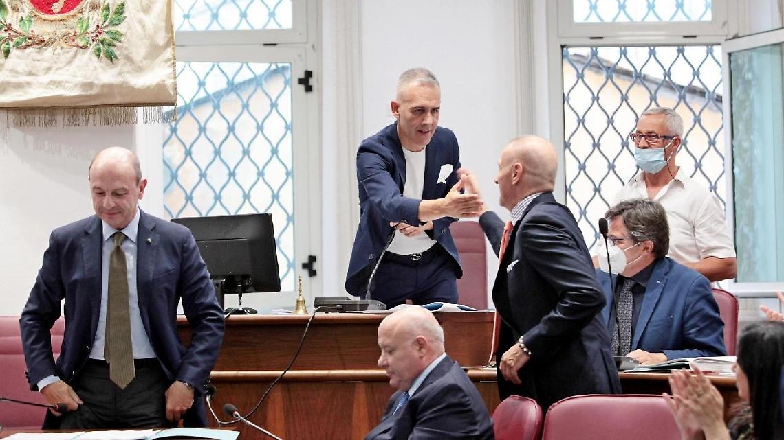 Dopo l'insediamento si torna in Consiglio il prossimo tre agosto