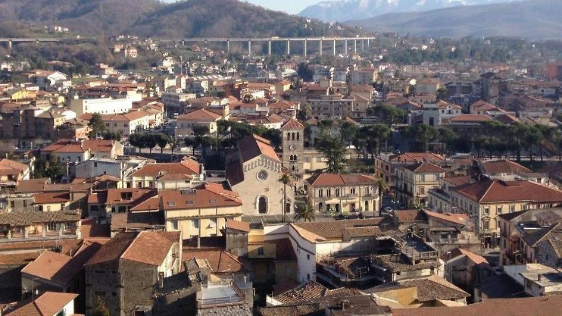Nascondeva hashish e marijuana nel locale della madre: arrestato un trentenne