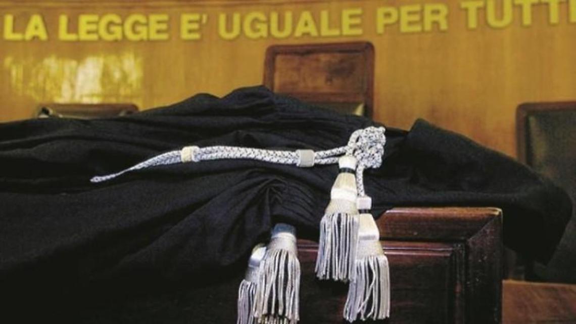 Le chiede un prestito e chiude i rapporti: l'uomo della vita era un truffatore