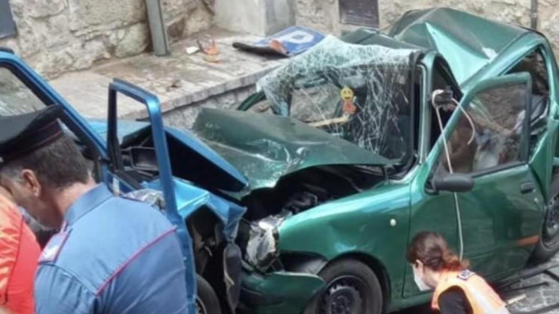 Incidente, i freni sono rotti e si schianta con l'auto. Grave un cinquantanovenne