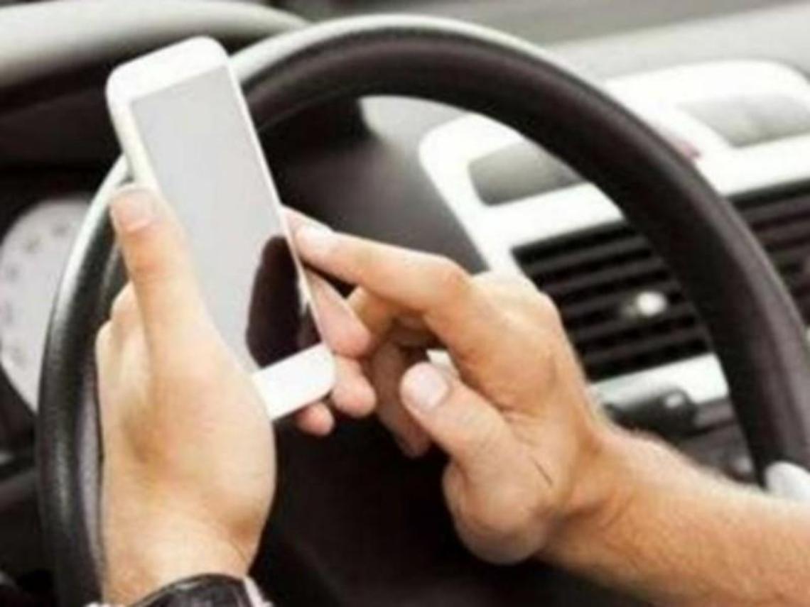 Lei lo lascia e l'amante si vendica. Invia foto e video anche al marito