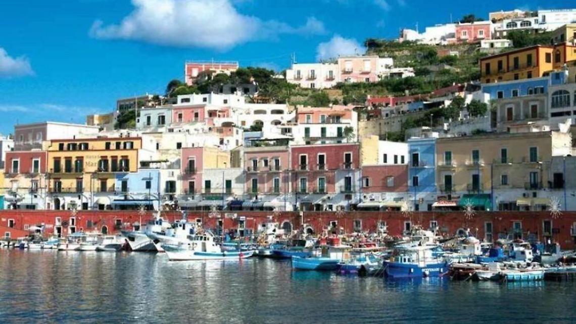 Isola di Ponza, servizio idrico: ecco le cisterne naturali