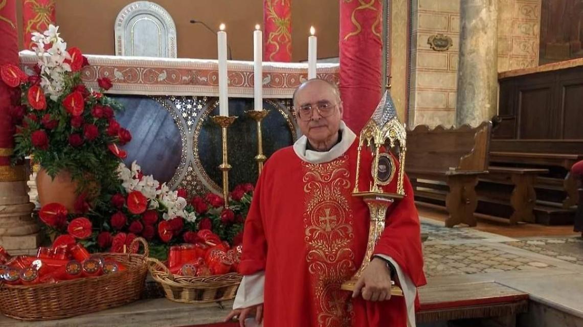 Un'intera città piange don Luigi Di Stefano: «Riposa in pace»
