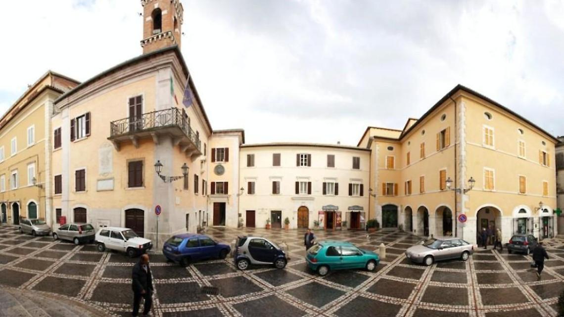 Pestaggio in piazza: subito iniziative per la sicurezza