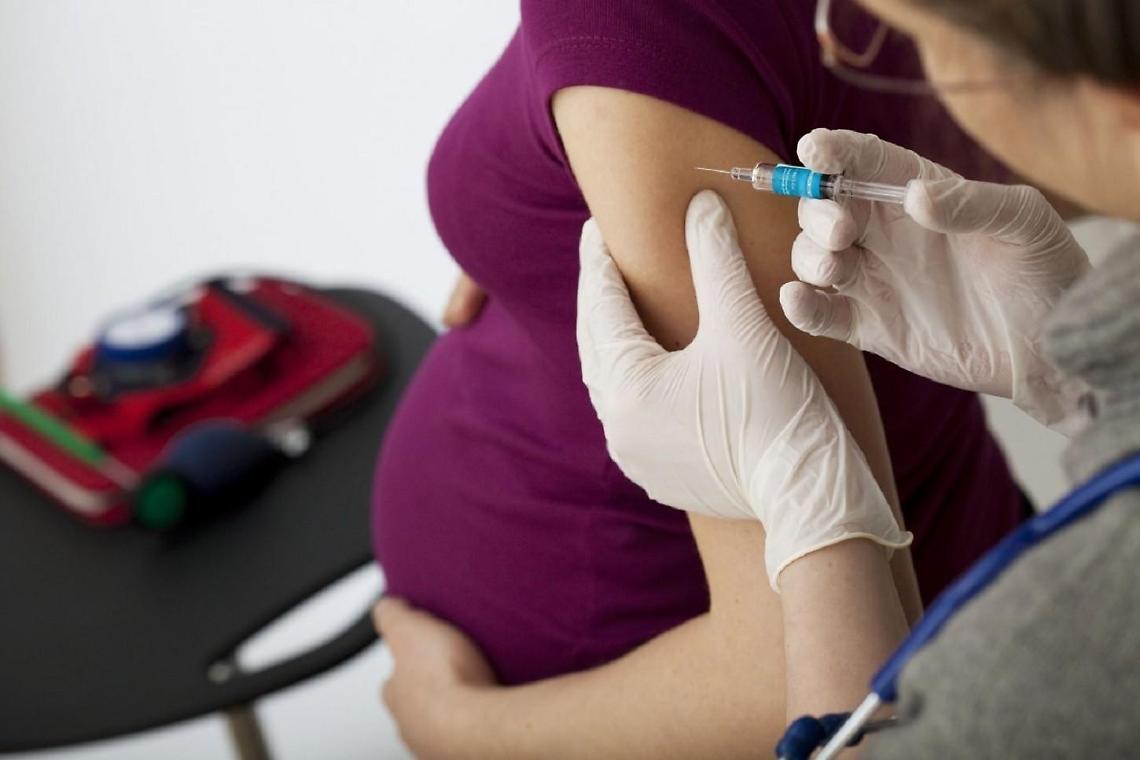 Salute, i vaccini mRna sono sicuri per le donne in gravidanza