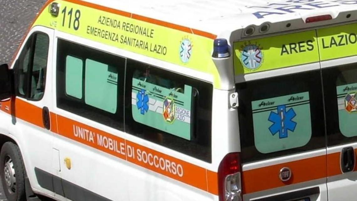 Incidente domestico, si ustiona con il barbecue. È grave