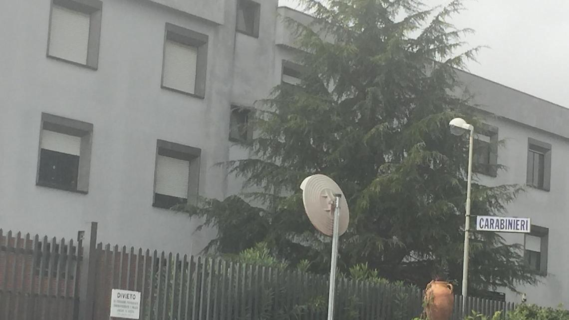Tenta di suicidarsi in mare, donna salvata dai carabinieri