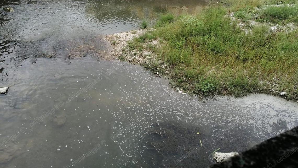 Schiuma nel fiume Liri: l'appello alle autorit&agrave; competenti