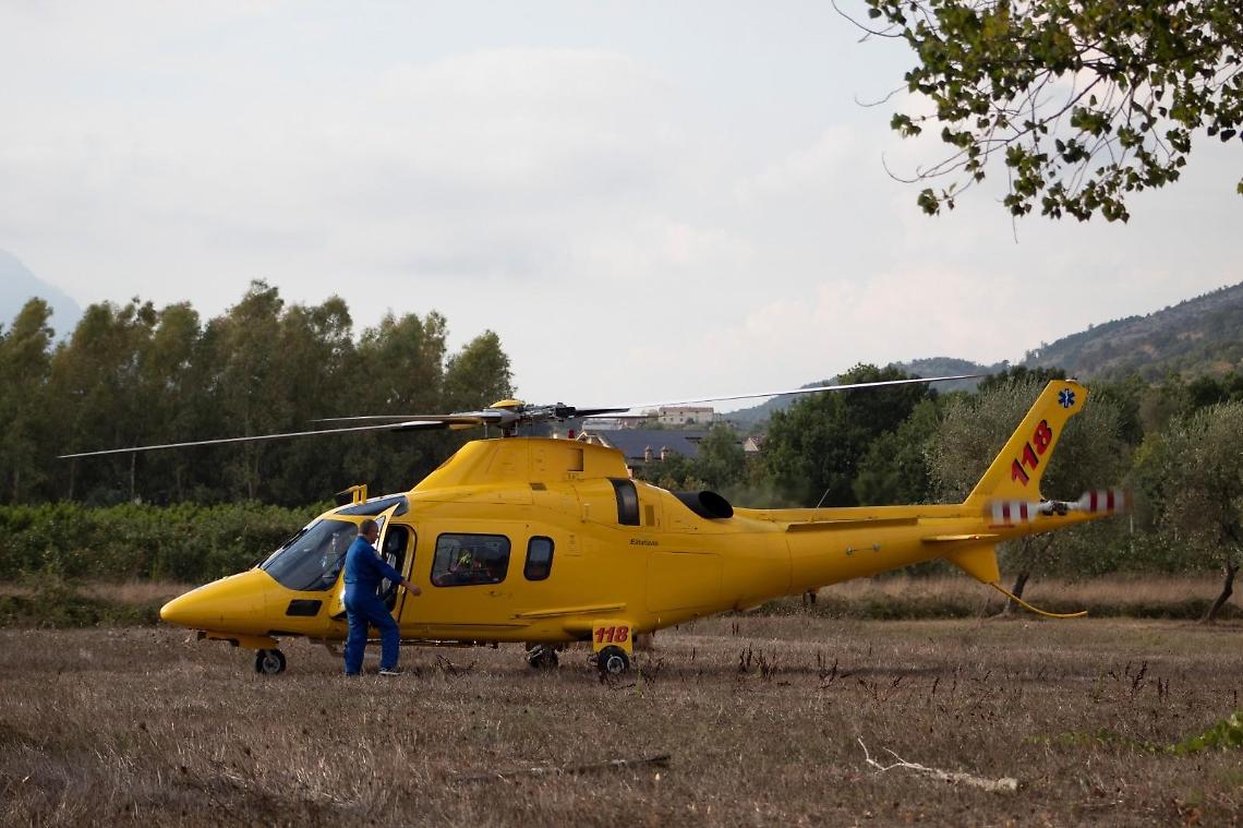Scivola e batte la testa. Trasportato in ospedale con l'eliambulanza