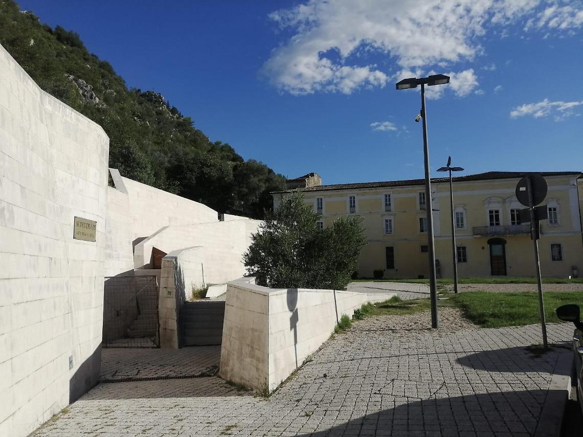 Le telecamere di sorveglianza sono fuori uso: via libera ai vandali