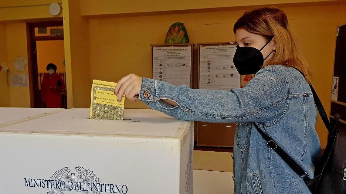 Elezioni politiche, exit poll: centrodestra avanti
