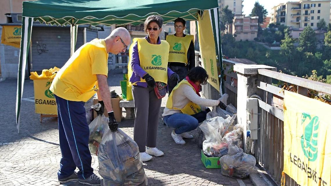 Domenica torna “Puliamo il mondo”. Legambiente a Largo Turriziani