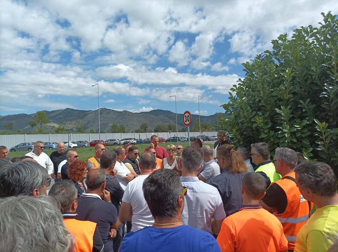 Reno De Medici, operai ancora a casa, ma si torna a sperare