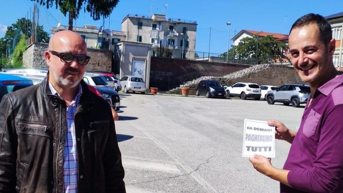 Strisce blu in arrivo, l'ultima battaglia. Proteste e volantini